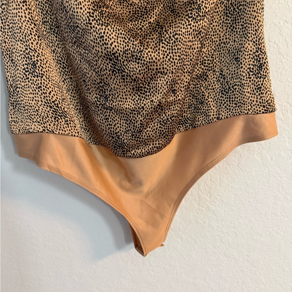 Sincerely Jules Leopard Print Satin Cowl Neck Bodysuit - Picture 4 of 10